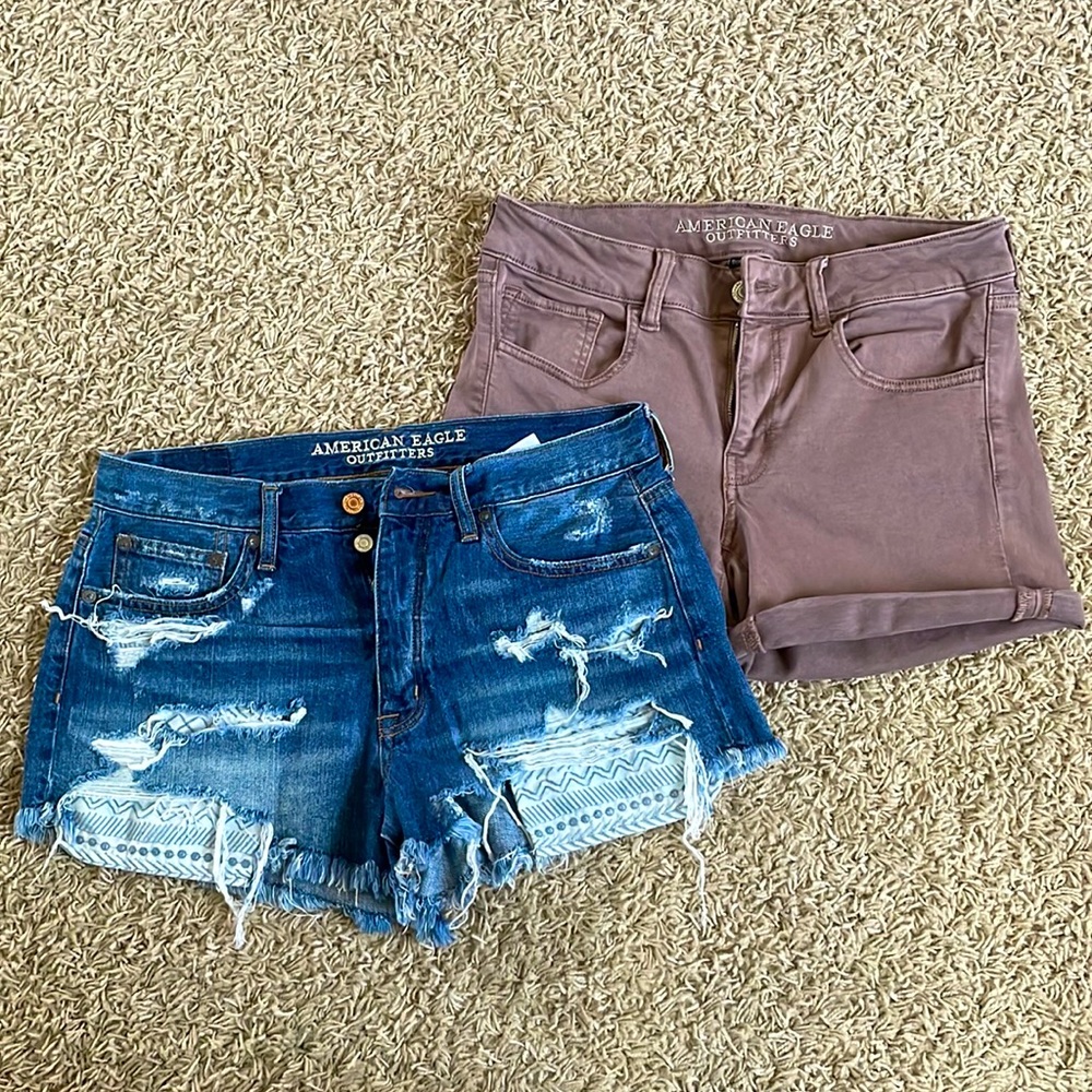2 pairs AE shorts